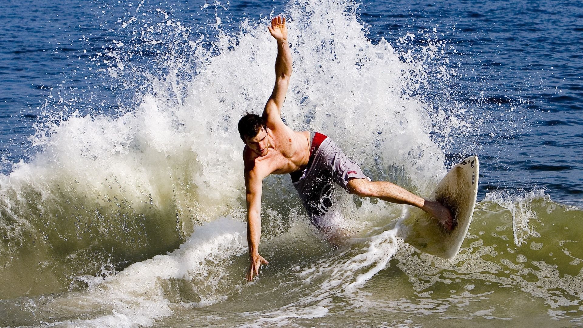 团队激情燃爆个人荣耀,兹维列夫的制胜一击为何比蒙特卡洛的王冠更重?